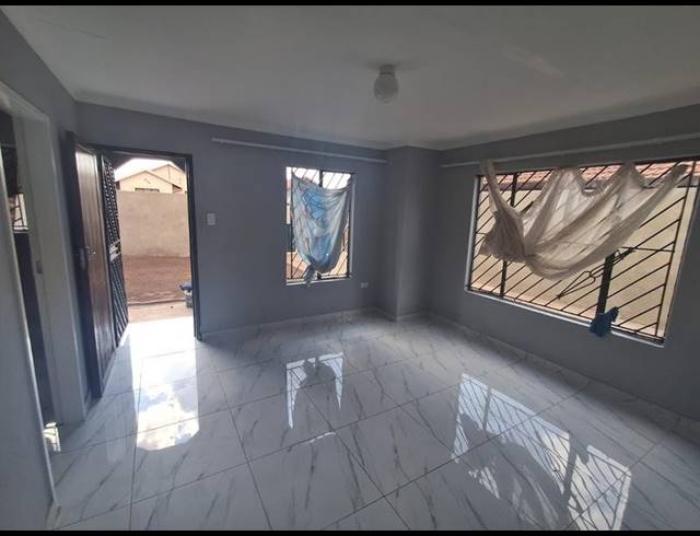 3 BEDROOM HOUSE FOR SALE IN PROTEA GLEN